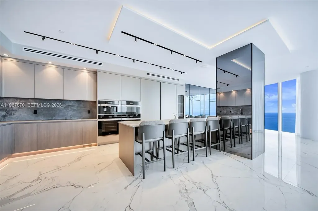 2711 S Ocean Drive Hollywood FL 33019