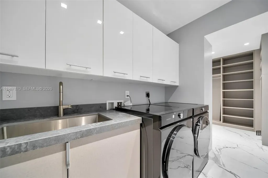 2711 S Ocean Drive Hollywood FL 33019