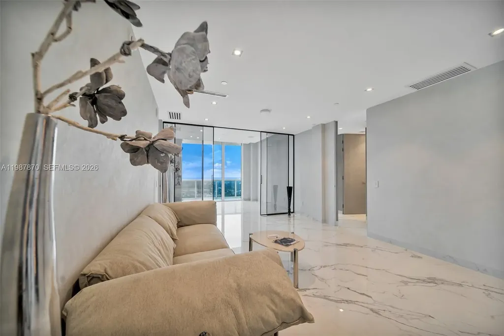 2711 S Ocean Drive Hollywood FL 33019
