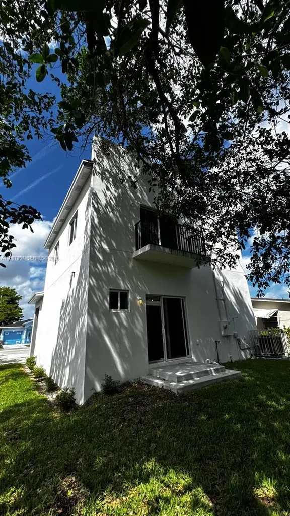 2788 NW 9th Place Fort Lauderdale FL 33311