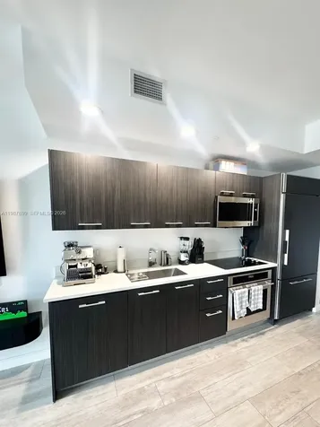 45 SW 9th Street Miami FL 33130
