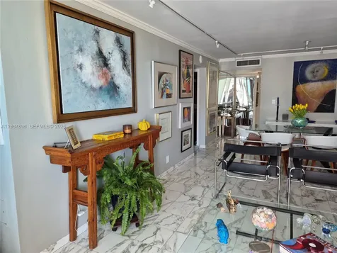 2655 Collins Avenue Miami Beach FL 33140