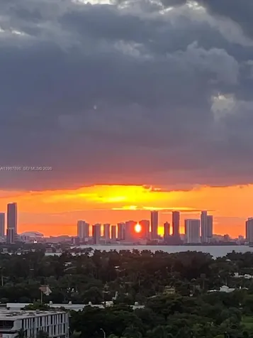 2655 Collins Avenue Miami Beach FL 33140
