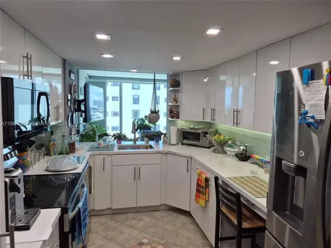 2655 Collins Avenue Miami Beach FL 33140
