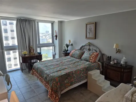 2655 Collins Avenue Miami Beach FL 33140