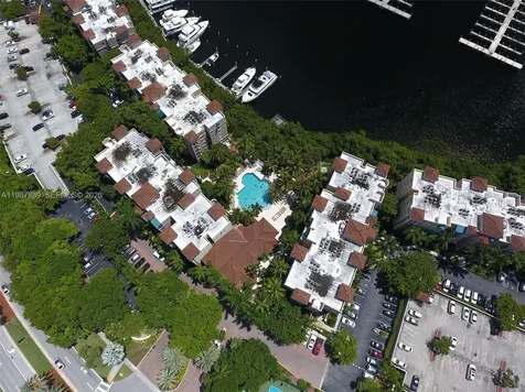 19901 E Country Club Drive Aventura FL 33180