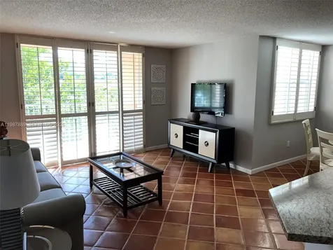 19901 E Country Club Drive Aventura FL 33180