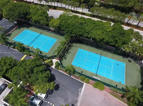 19901 E Country Club Drive Aventura FL 33180