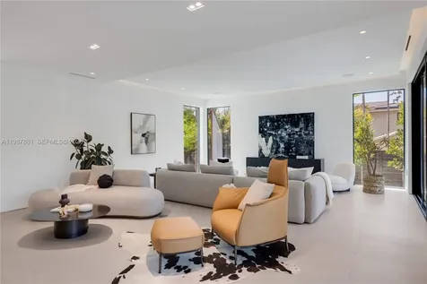 769 NE 72nd Terrace Miami FL 33138
