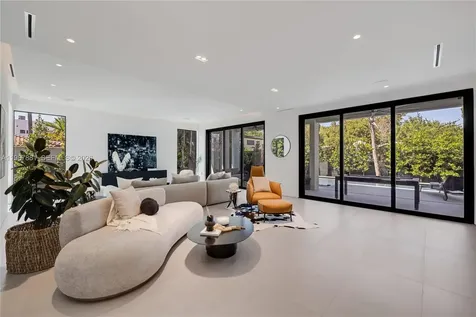 769 NE 72nd Terrace Miami FL 33138
