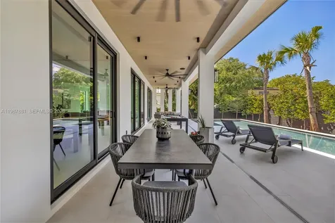 769 NE 72nd Terrace Miami FL 33138