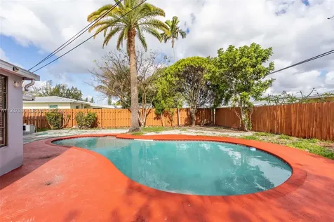 3751 SW 32nd Court West Park FL 33023