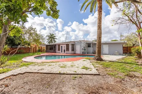 3751 SW 32nd Court West Park FL 33023