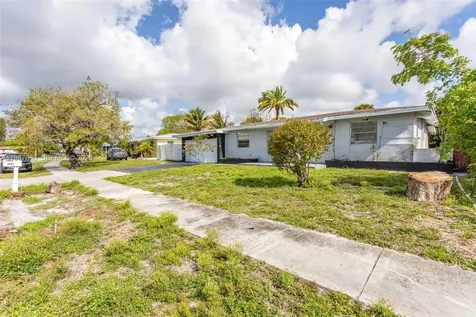 3751 SW 32nd Court West Park FL 33023