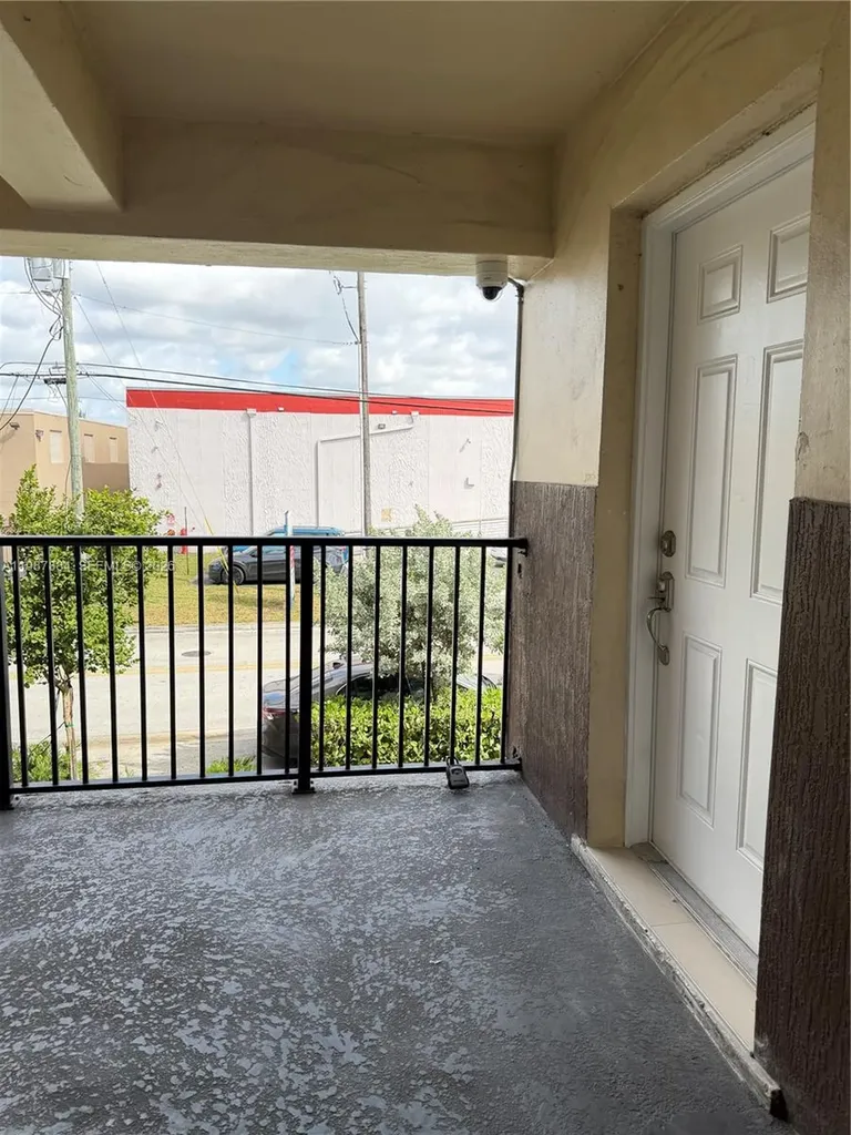 1550 W 7th Court Hialeah FL 33010