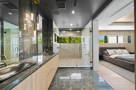 4041 S Le Jeune Road Miami FL 33146