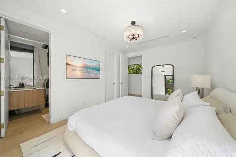 4041 S Le Jeune Road Miami FL 33146