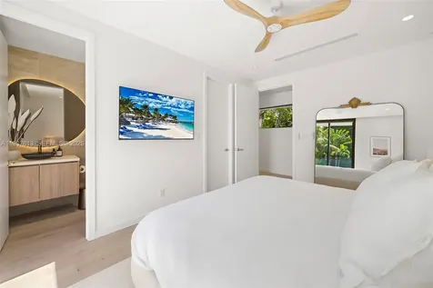 4041 S Le Jeune Road Miami FL 33146