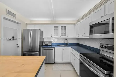 2201 S Ocean Drive Hollywood FL 33019