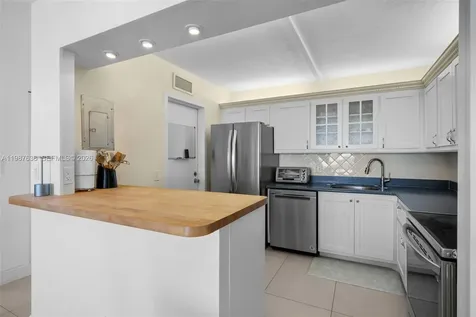 2201 S Ocean Drive Hollywood FL 33019
