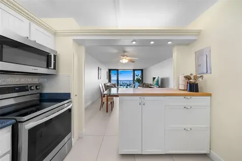 2201 S Ocean Drive Hollywood FL 33019