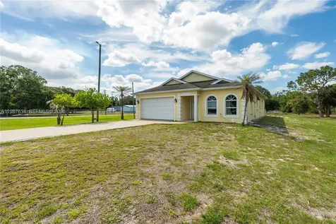 166 Pine Cone Avenue Clewiston FL 33440
