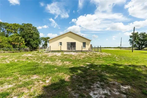 166 Pine Cone Avenue Clewiston FL 33440