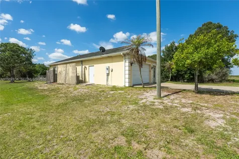 166 Pine Cone Avenue Clewiston FL 33440