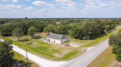 166 Pine Cone Avenue Clewiston FL 33440