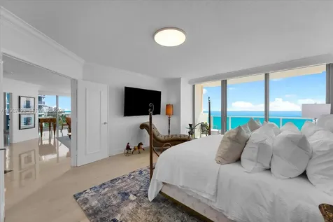 1455 Ocean Drive Miami Beach FL 33139