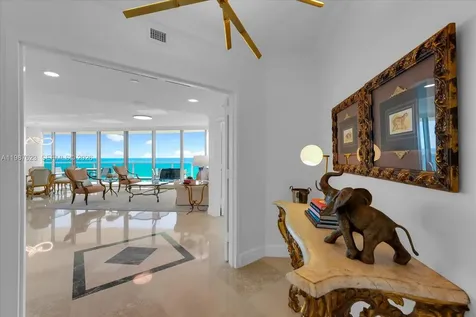 1455 Ocean Drive Miami Beach FL 33139