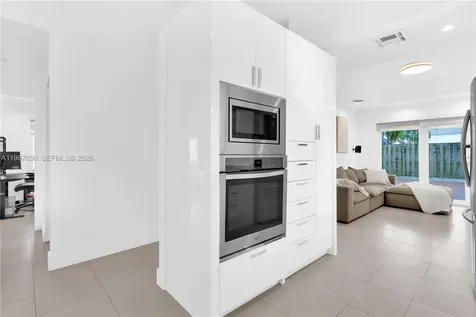 8858 SW 214th Street Cutler Bay FL 33189