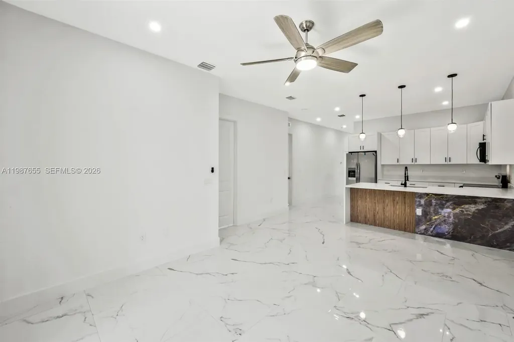 521/523 S Lillon Avenue Other City - In The State Of Florida FL 33974