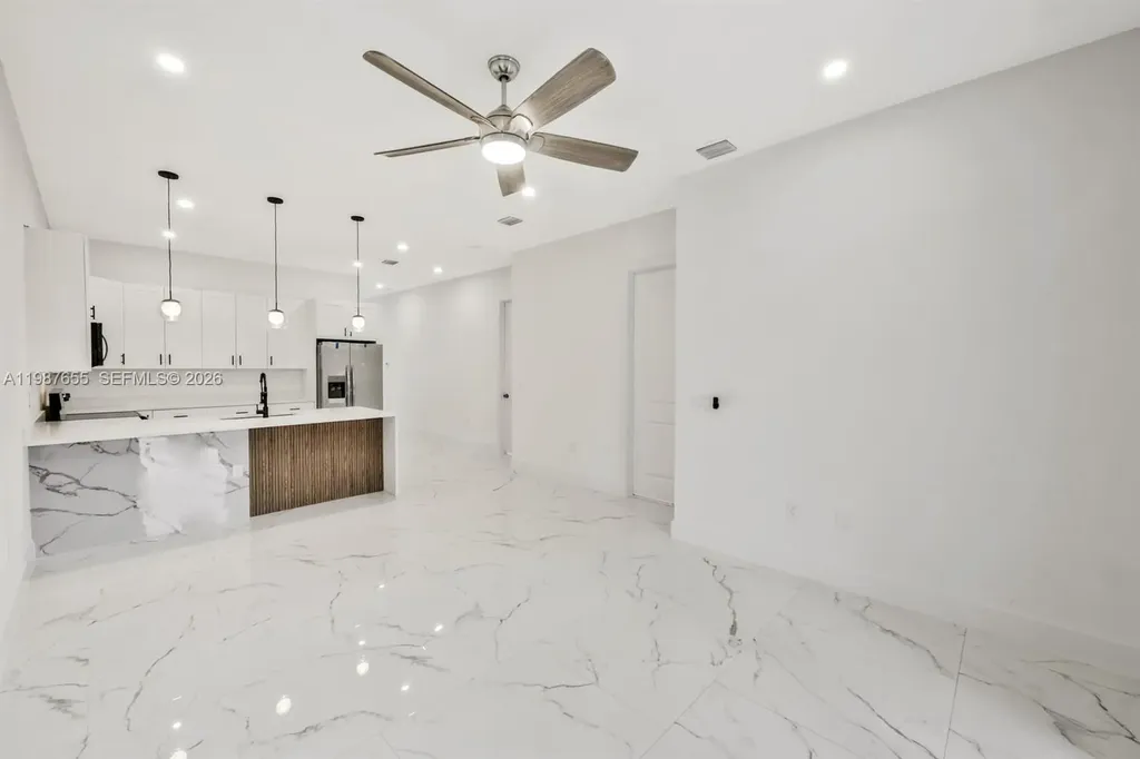 521/523 S Lillon Avenue Other City - In The State Of Florida FL 33974