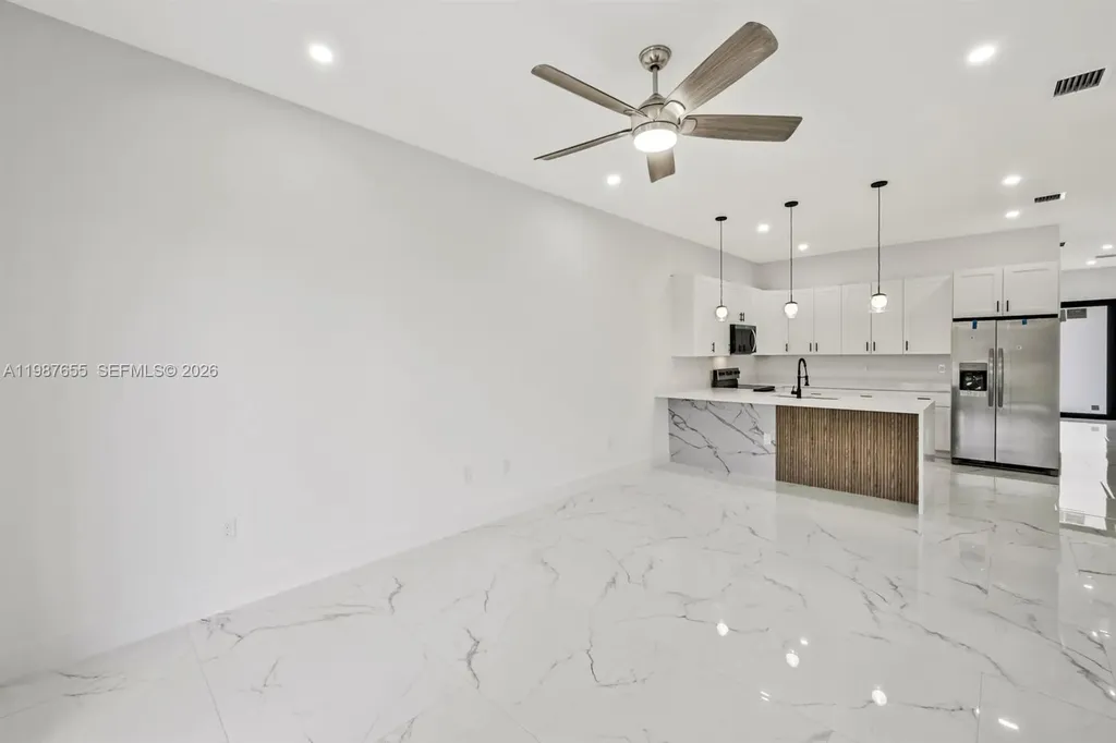 521/523 S Lillon Avenue Other City - In The State Of Florida FL 33974