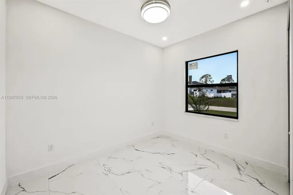 521/523 S Lillon Avenue Other City - In The State Of Florida FL 33974