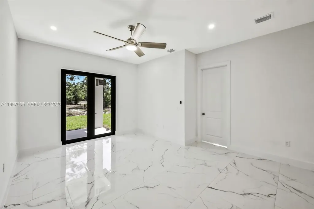 521/523 S Lillon Avenue Other City - In The State Of Florida FL 33974