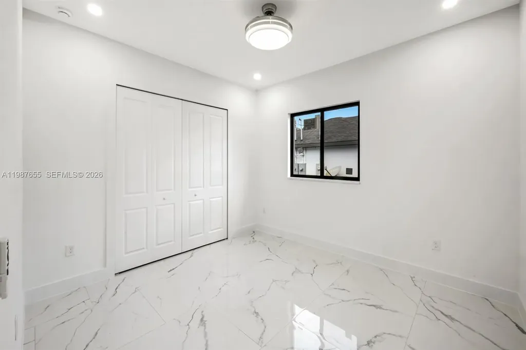 521/523 S Lillon Avenue Other City - In The State Of Florida FL 33974