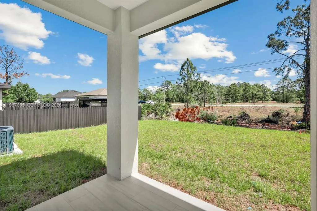 521/523 S Lillon Avenue Other City - In The State Of Florida FL 33974