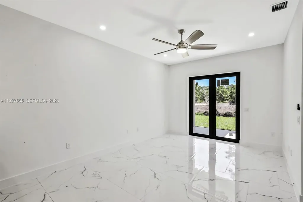521/523 S Lillon Avenue Other City - In The State Of Florida FL 33974
