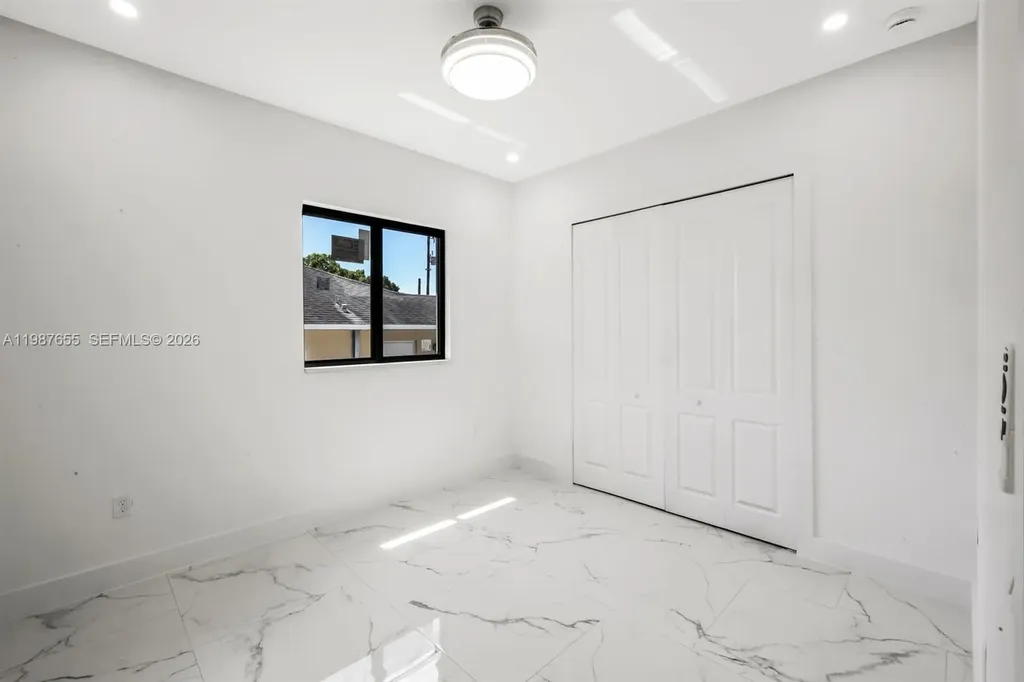 521/523 S Lillon Avenue Other City - In The State Of Florida FL 33974