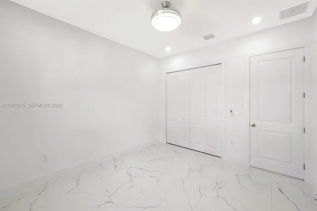 521/523 S Lillon Avenue Other City - In The State Of Florida FL 33974