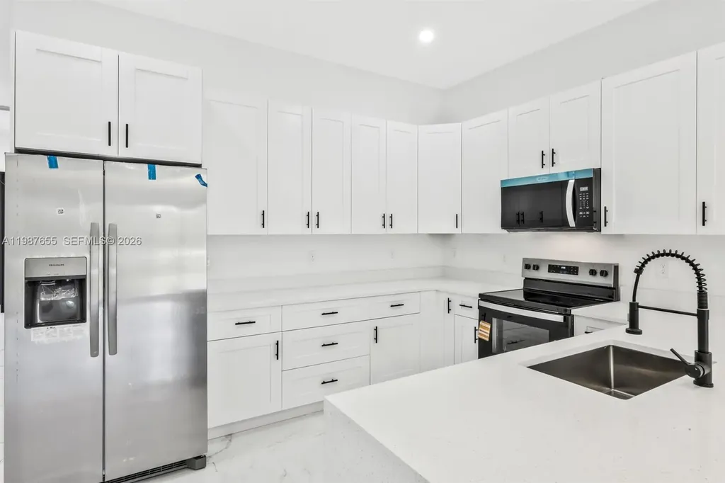 521/523 S Lillon Avenue Other City - In The State Of Florida FL 33974