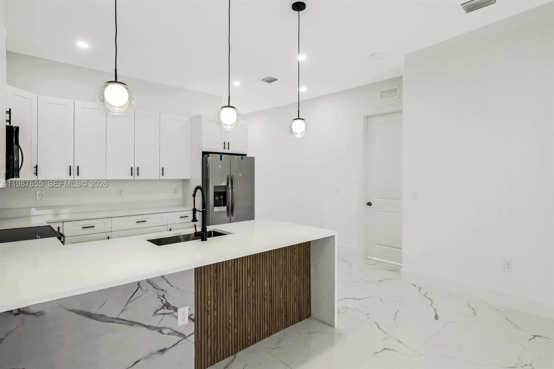521/523 S Lillon Avenue Other City - In The State Of Florida FL 33974