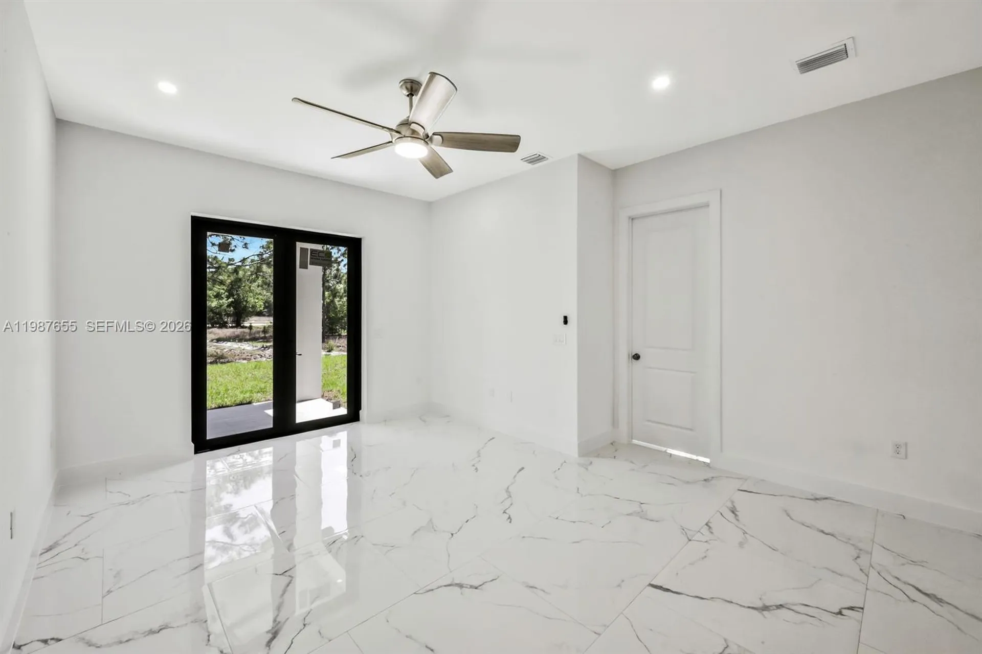 521/523 S Lillon Avenue Other City - In The State Of Florida FL 33974