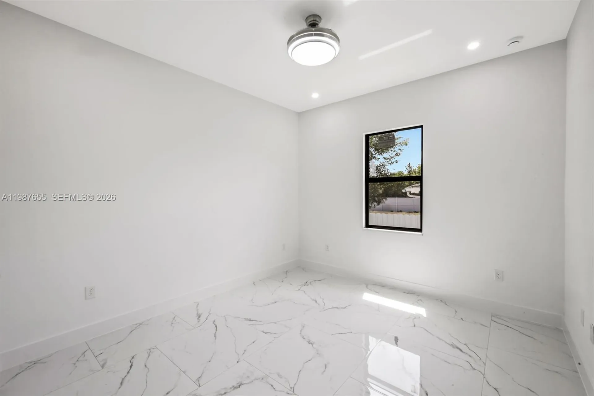 521/523 S Lillon Avenue Other City - In The State Of Florida FL 33974