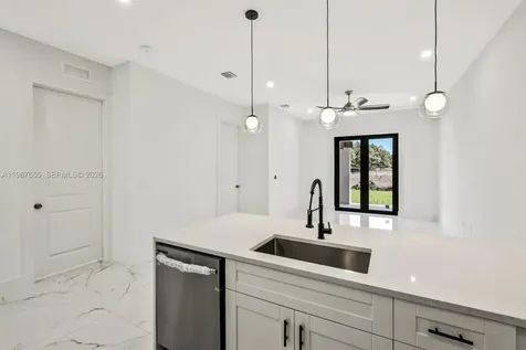 521/523 S Lillon Avenue Other City - In The State Of Florida FL 33974