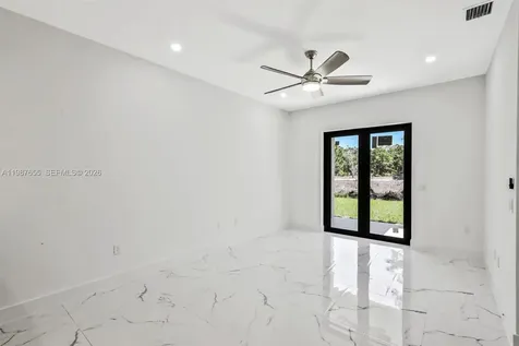 521/523 S Lillon Avenue Other City - In The State Of Florida FL 33974