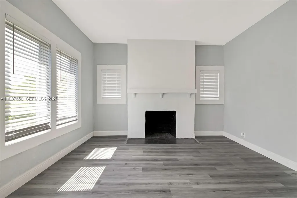 327 SW 20th Street Fort Lauderdale FL 33315