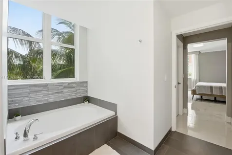 3330 NE 190th Street Aventura FL 33180